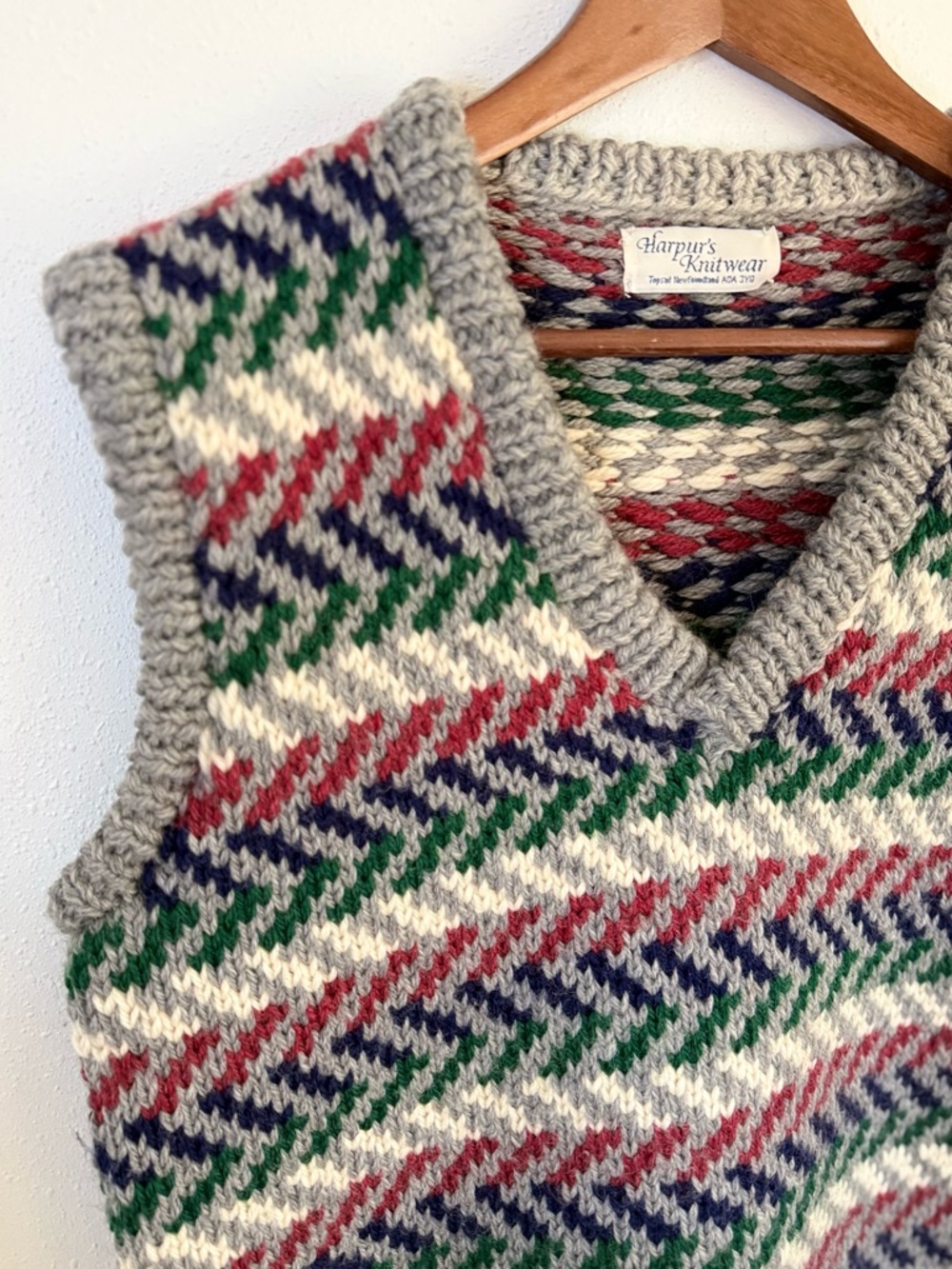 Vintage Harpur’s Knitwear Fair Isle Sweater Vest Chunky Knit Gray S/M - Picture 2 of 11